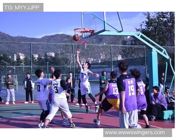 西安篮球队逆袭之旅揭示城市联赛背后的奋斗与团结精神 西安篮球队逆袭之旅揭示城市联赛背后的奋斗与团结精神