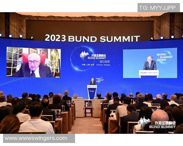 足球明星勇敢挑战冰水极限赛引发全球热议与关注 足球明星勇敢挑战冰水极限赛引发全球热议与关注